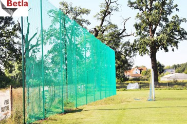 Siatki Łapy - Siatka ochronna zabezpieczająca na ogrodzenie boiska szkolnego dla terenów Miasta Łapy